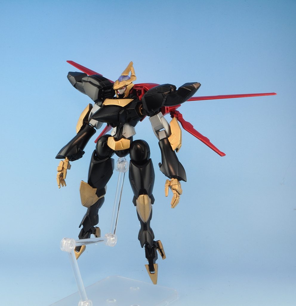 正面特殊なバリアによる堅牢な防御、胸部ビーム砲による火力を兼ね備えた高性能機です！……ということでコードギアスに登場する蜃気楼をモチーフに改造してみましたグラスレー社のMSをベースにしたと思われる謎多きMS。判明していることはパイロットは確実に学園の生徒、そして仮面を被っていることのみである…声優ネタで儀礼用双剣を使用することがありますが、元の武装は一通り揃えています絶対守護領域と呼ばれるバリアや胸部拡散構造相転移砲の火力とトラップで攻める時もあれば儀礼用双剣のみで相手をねじ伏せることもあるため、パイロットは複数いるのではないかとの噂がある。