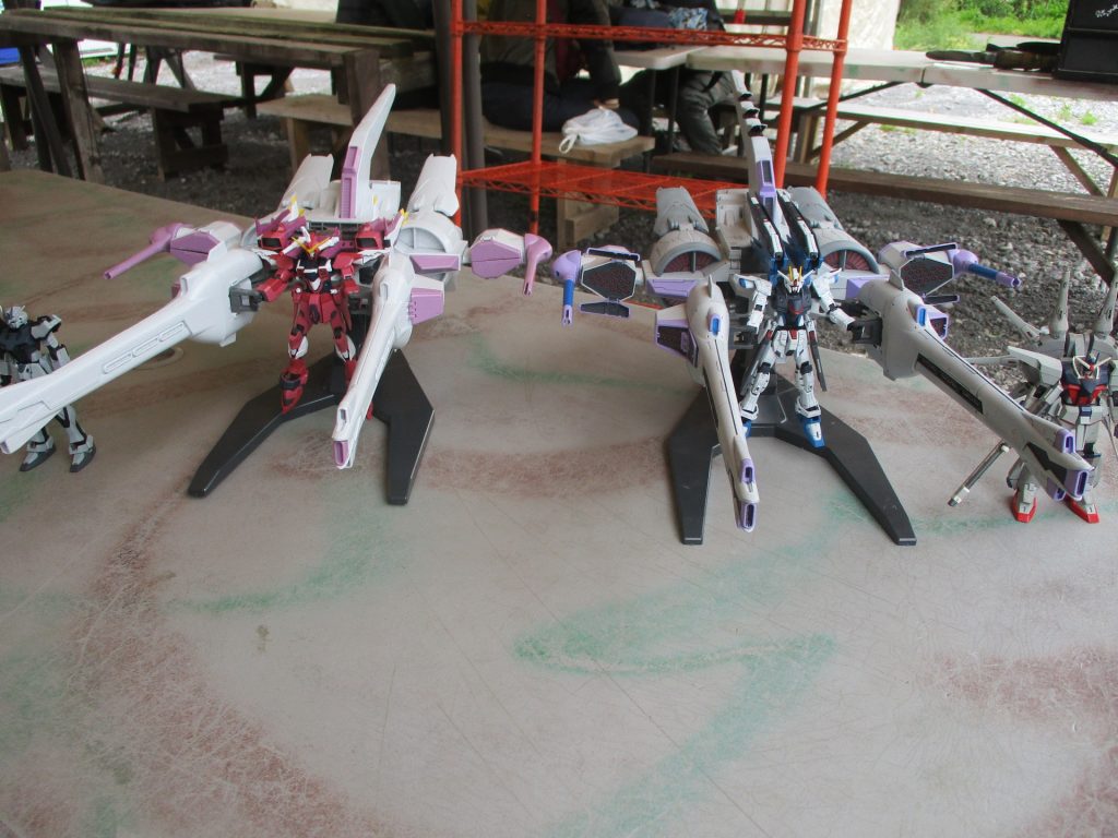 友人のミーティアと並べてみたり