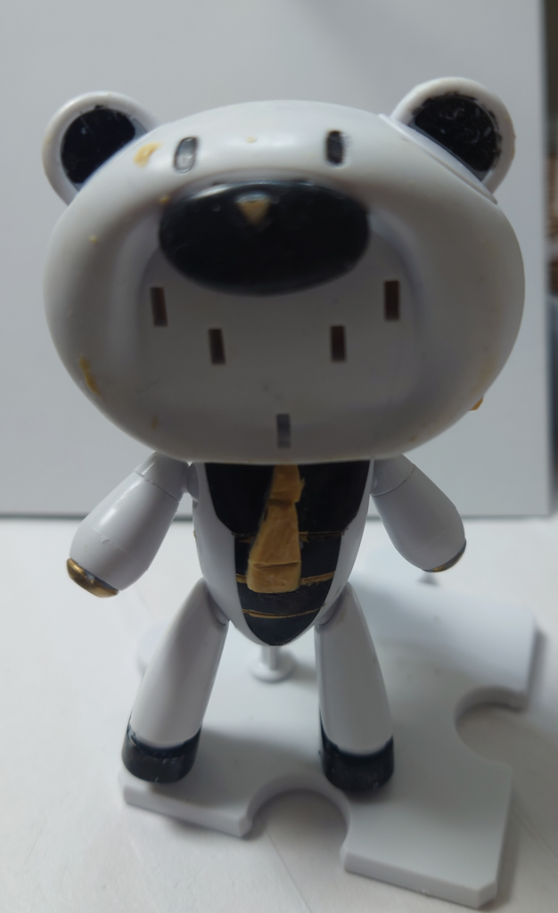 工程１ベーシック に組んだ後、ネクタイをパテで作りました。最初は制服再現を考えていませんでした。ーーーーーーーーーーーーーー