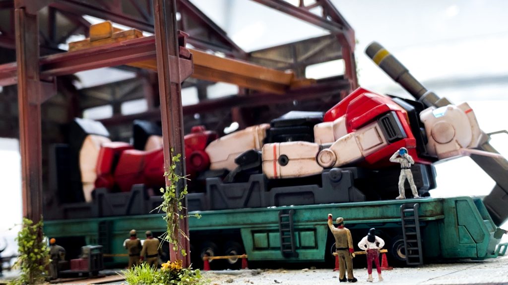 女性は、ジムキャノンの開発主任、設計者的な立場の人です。