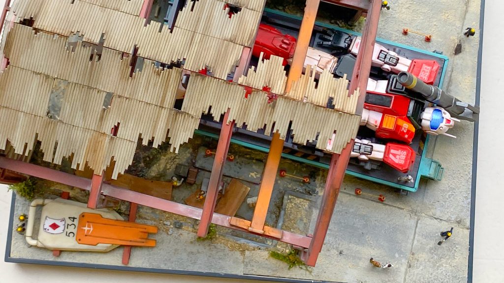 トタン屋根はファレホで塗装。初めてのファレホです。