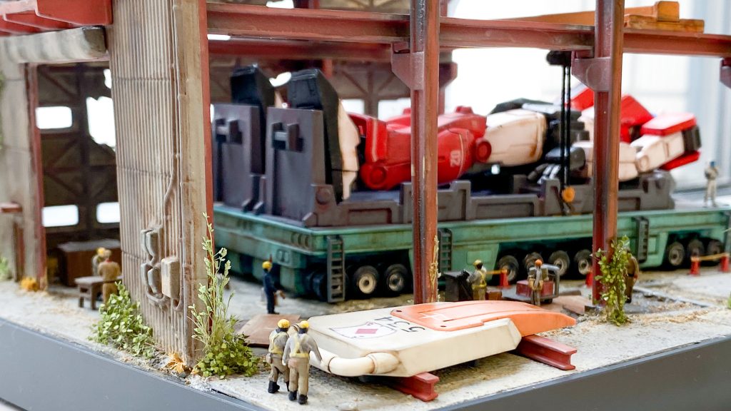 被ダメージ軽減を期待して陸戦ジムのシールドを急遽調達しています。