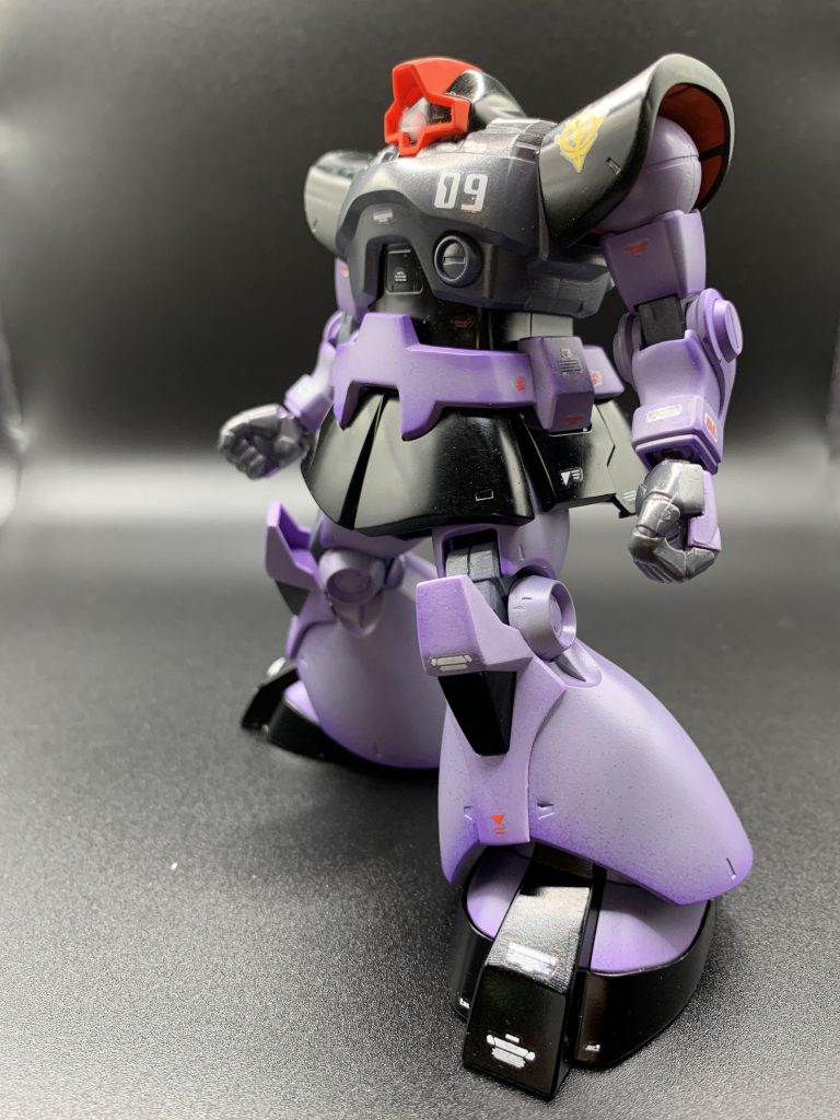 前回作ったキュベレイの塗りムラがグラデーションっぽくなってたので、見よう見真似でグラデーションっぽくしてみたんですけど、フチの濃い部分を塗るのには2mmのエアブラシの方が良さそうですね。