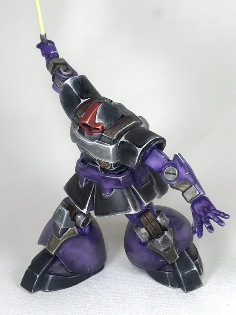 正面ポーズは飛天御○流みたいになってます。