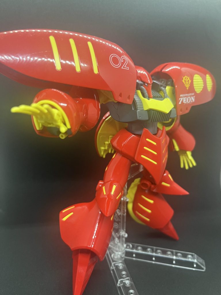 ビームガンの発射状態キュベレイ系は袖口から、ビームを撃つのでが、ちょっとオシャレなんですよね