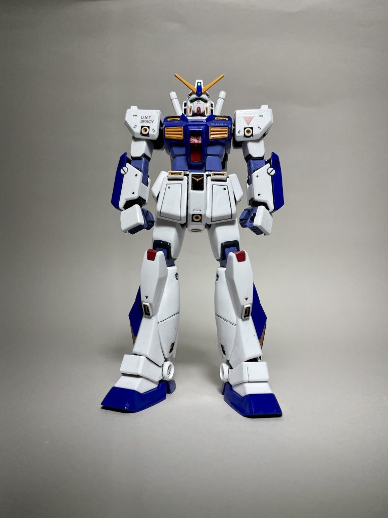 白は成形色のままです。腹部と関節は水性ホビーカラーのすみれ色を使用しました。