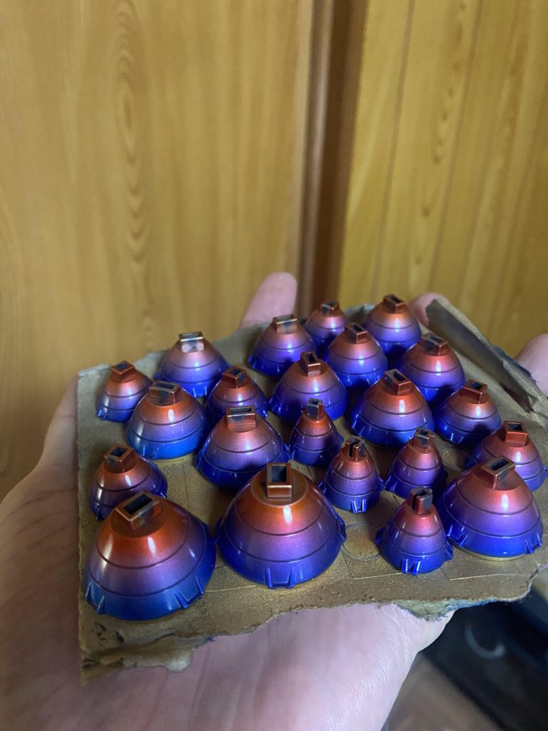 バーニアもグラデーションによる焼けを表現しました。