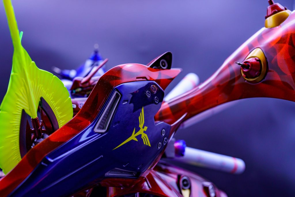 デカールの段差を消すように中研ぎをしっかりおこないました。