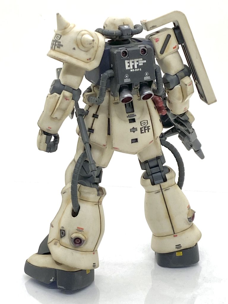 塗装箇所とカラーレシピバーニア外部→(ガイア)フレームメタリック(2)バーニア内部→(タミヤ)エナメル・クリアーレッド75%+クリアー25%シールド裏、マシンガン、一部凹モールド→(クレオス)新ガンダムカラーMSグレージオン系ヒートホーク刃部→(ガイア)ブレードシルバーハンド・グレネード→(クレオス)新ガンダムカラーMSレッド