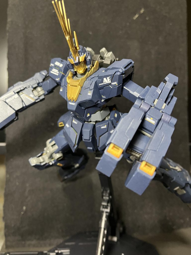 アンテナ、フェイスマスク、襟のみ塗装してます