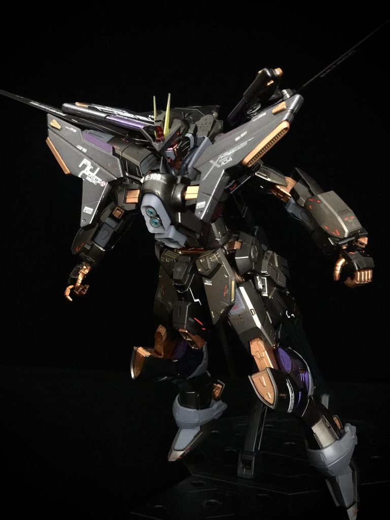 羽を展開するとフライトモードになります。作ってる間にハサウェイの映画の情報が流れて完全に引っ張られましたw