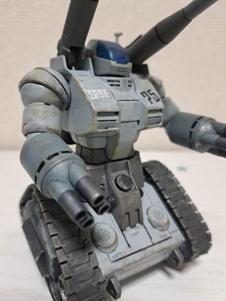 どうせなら少し汚そう キットは珍しいけど安い、失敗を恐れず使いかけな機体にしようと思い あれこれ参考にしながら汚してみました