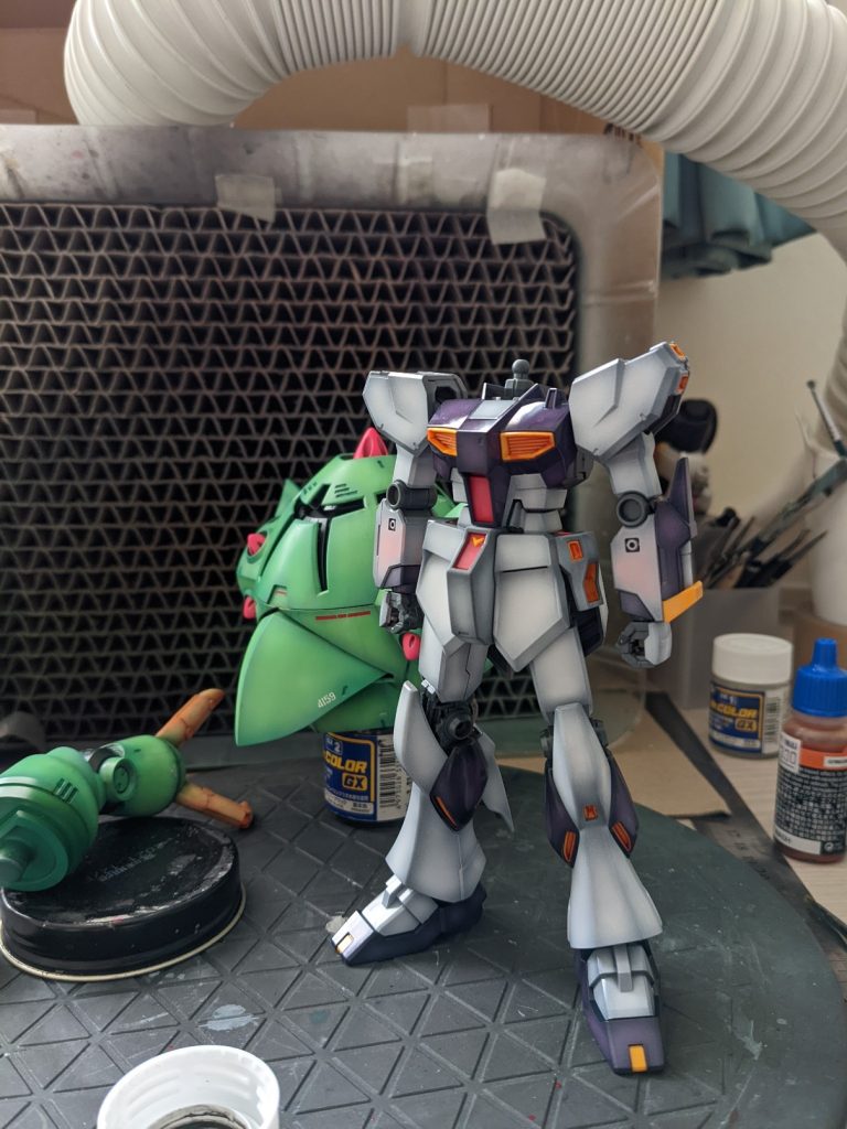 デカール貼る前のグロス状態です。クリア塗料でグラデーションしてるのでいつもこの状態です。