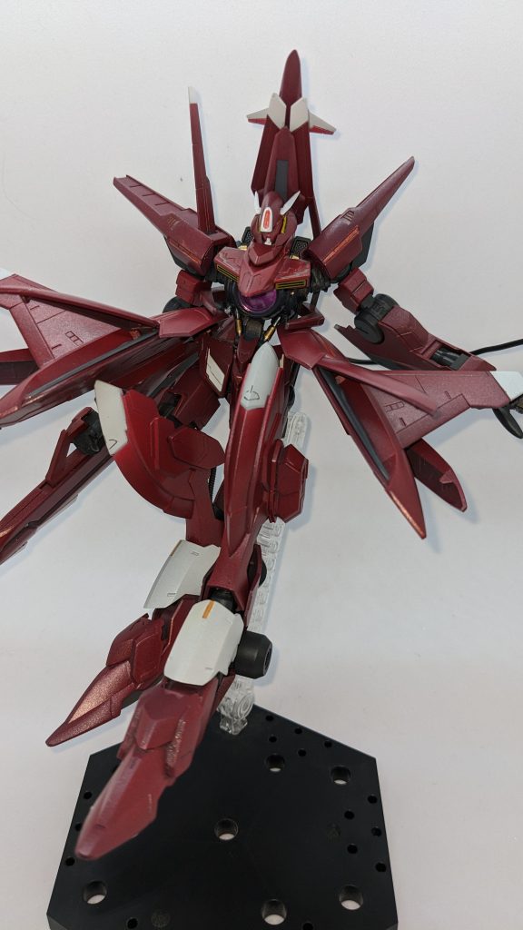 毎度お馴染みのGNファング...コンテナをそのまま流用したのでポリキャップにエポパテを埋めて無理やり接続。ここもポロリしやすいです...