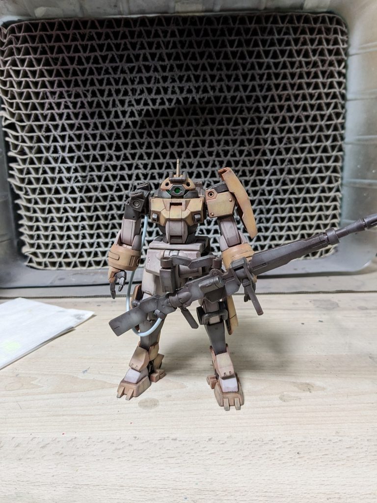 組み立てて完成させた状態です。こちらの明るさの方が模型としてはきれいに写ってますね…