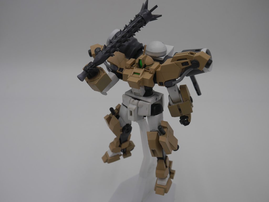 遥か未来、このミンチドリルに似た武器を持ち赤くて丸いモビルスーツに乗った勇ましい戦士が現れるそうな。