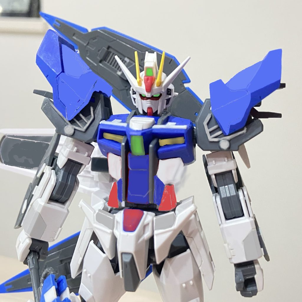 ibisPaintでカラーリングを検討した画像。今見ると完成品のイメージとは結構違いますね。それを想像できるイマジネーション?センス?が私には無いですね。胸部を緑に発光させるパーツはスペースが狭かったので断念しました(後付けで作るかも知れませんけど)。