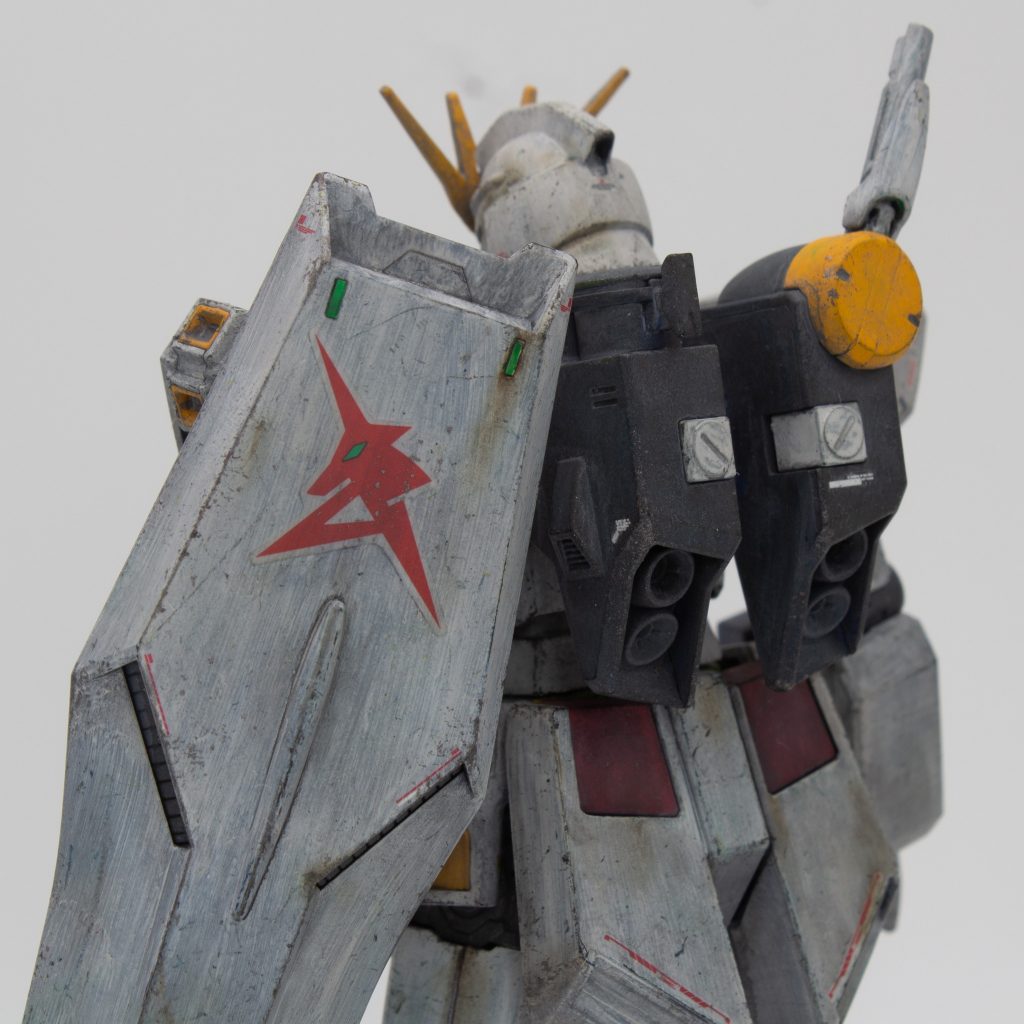 その後リアルタッチマーカーでの調整やスポンジチッピングを行い…