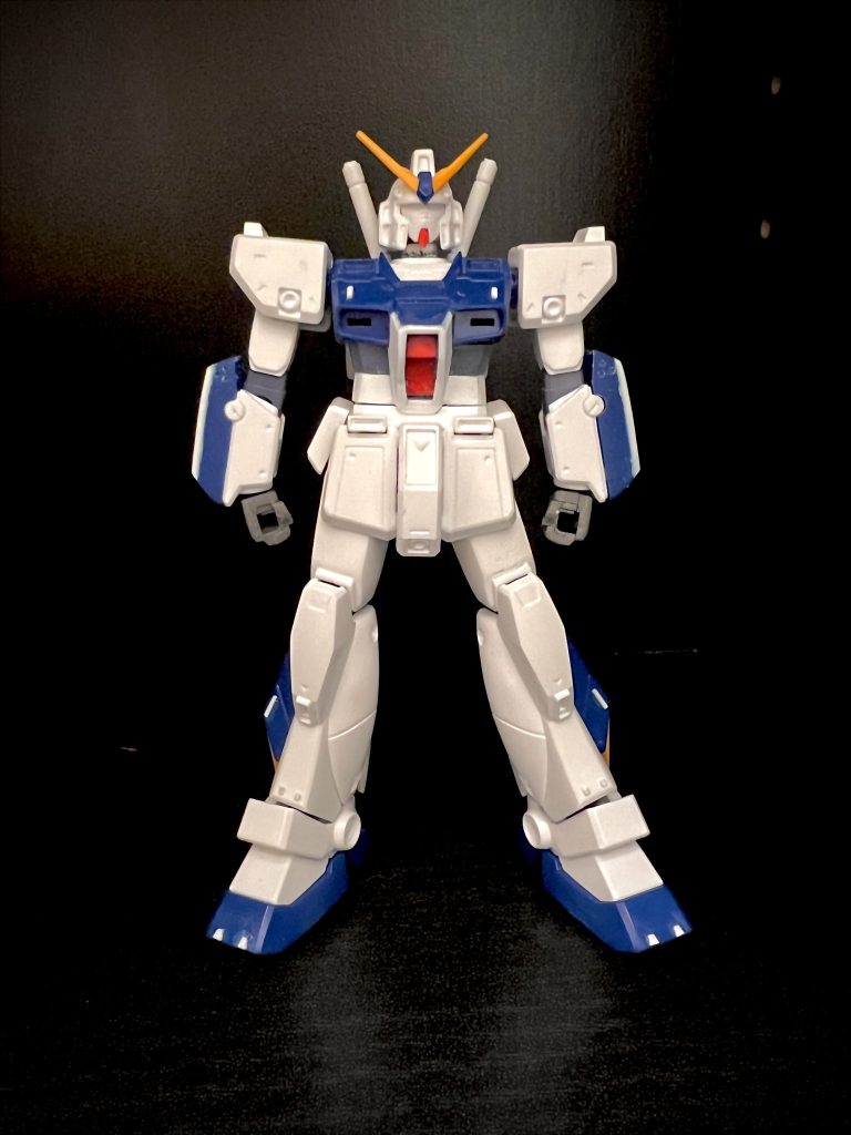 首：2mm延長、胸：ディティール追加、胴：3mm延長、コクピットハッチ：胴に合わせて延長&整形、ガトリングカバー：2mm延長、ハンドパーツ：小さいものに変更、太もも：内外側それぞれにスジボリ追加、脚部：ディティール追加