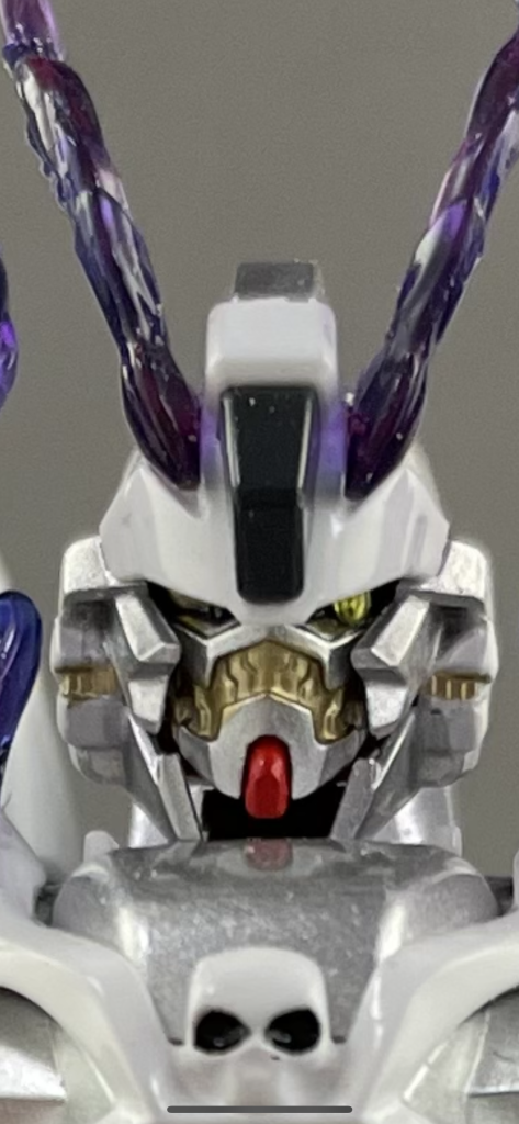 木製モノアイのアシンメトリーでニヒルな顔が好き