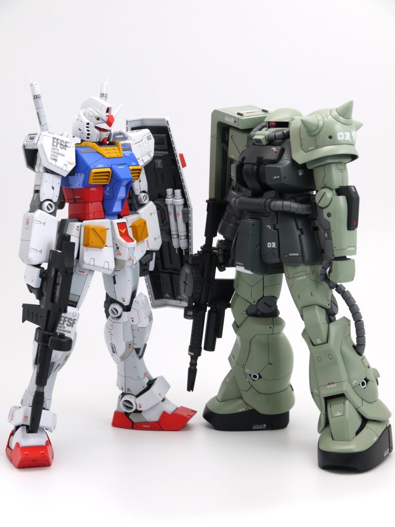 前々回作製したガンダムと。これでセンチネル0079シリーズはいったん終了しようと思います。それぞれやり残した事はたくさんあるので、またつくるかもしれません。次はまたRX-78 Ver. 3.0ベースで、別のガンダムをつくろうと検討中です。ご覧いただき、ありがとうございました。