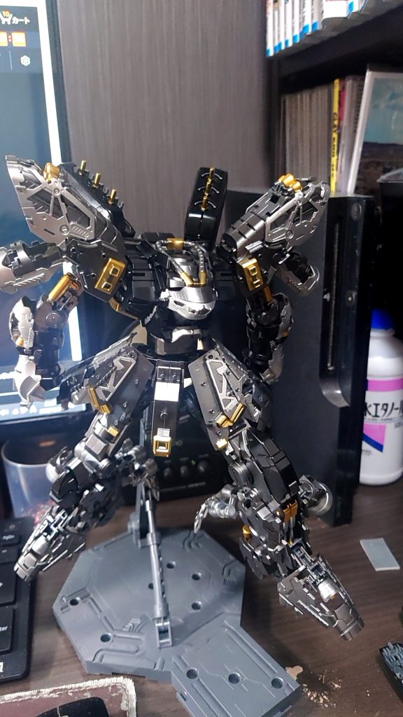 内部フレームはスターブライトアイアンスターブライトジュラルミンで塗り分け