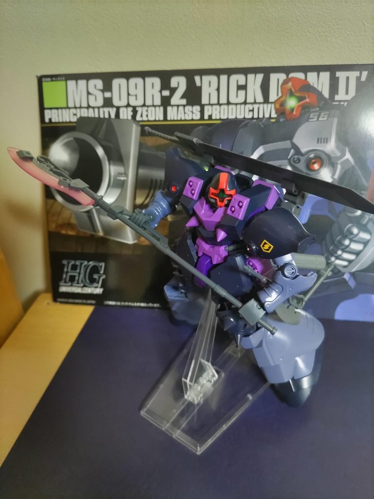 武装その③Gヒートホークスーパーカスタムザクから引き継いでジャイアントヒートホークも装備。ドライセンが薙刀のような武器を使ってたので違和感なく付けれました。