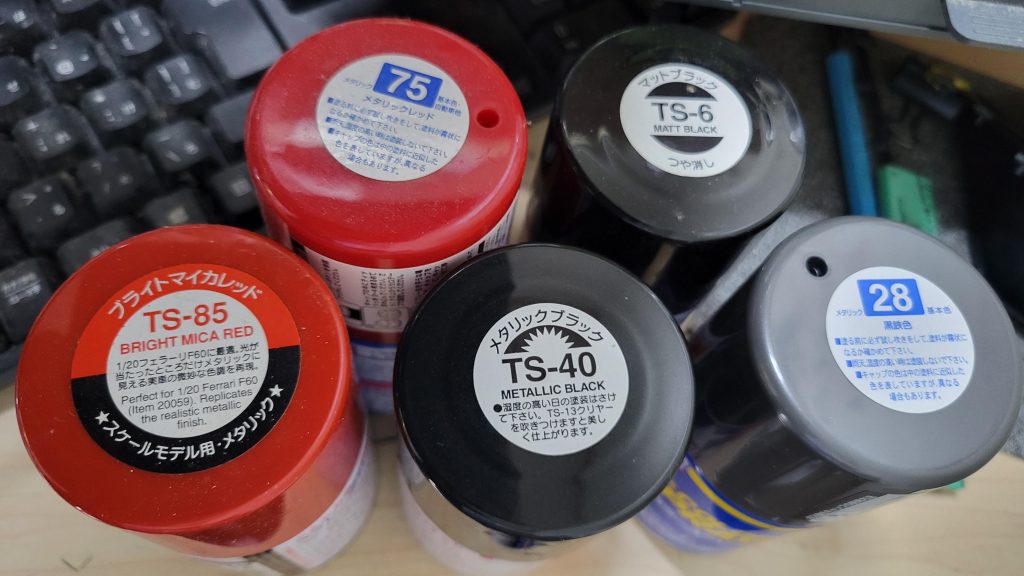 赤と黒は場所によって2色を使い分けてます。