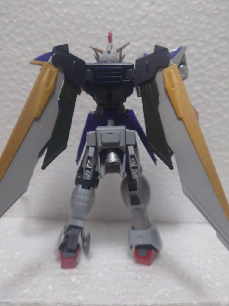 全体のバランスとか羽の稼働域の干渉の状態を見るために羽を取り付けてやっとウィング素体って実感が湧いて一安心でした。今回はリアルで見てた幼少の頃から夢見てた全部盛りウィングを実現できたので有意義に作業できたと思います。観て頂いた方ありがとうございました。m(_ _)m