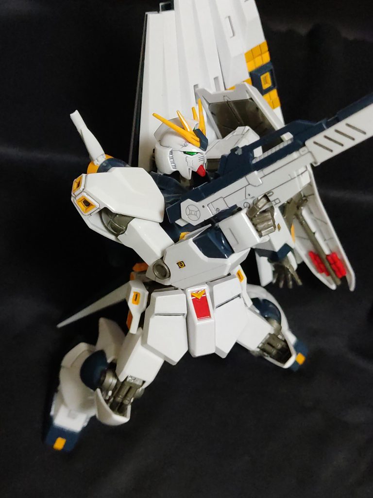 νガンダムはカッコいいですね。RGも既に入手しているので、そのうち製作します。