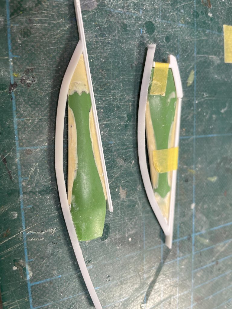 サイドアーマは元キットを切ったり三角棒で作成