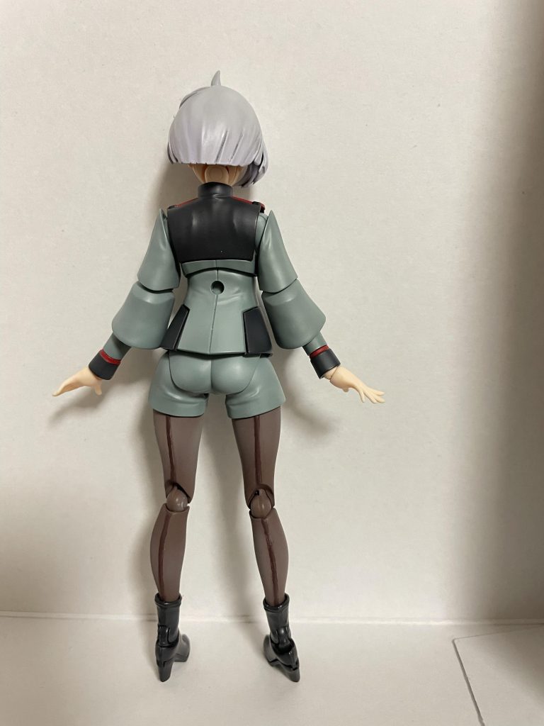 後ろも髪でほとんど隠れますがちゃんとグラデーションはかけてあります。