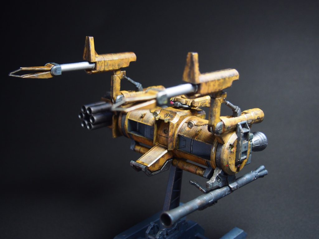 エナメルのオリーブグリーン、ニュートラルグレー、フラットブラウンをスポンジチッピング。オリーブグリーンが意外と良い色味を出してくれました^ ^