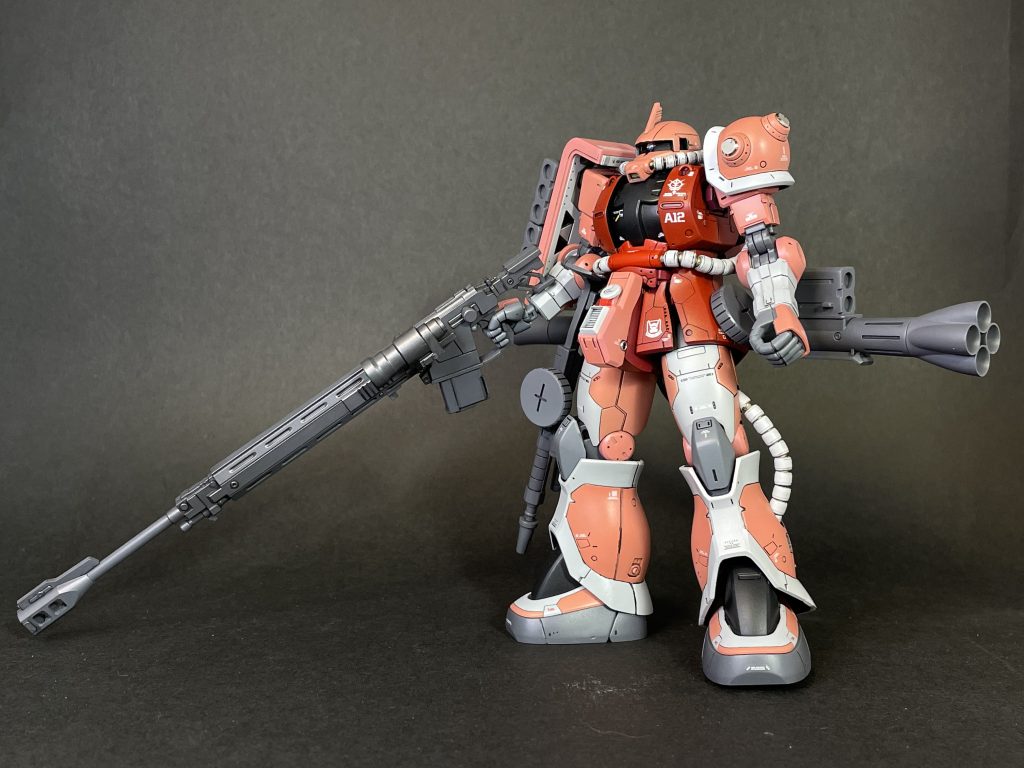 そして完成。艶消しでしっとりとした大人感を強調ロングライフルも持たせてみました。武器類については、スコープ部にクリアパーツをちょい足しした簡単仕上げ。バズーカのスコープ部はちょっと失敗しました笑