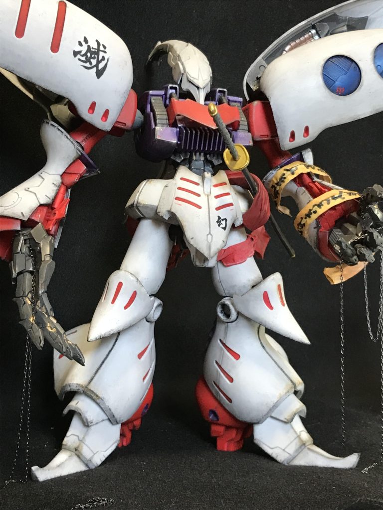 腕に巻いてある極細チェーンは、以前軍艦模型用に買ったアンカーチェーンですが…細過ぎる…本当はホームセンターで購入したチェーンを使いたかったのですが、腕がスチール製チェーンの重量に耐えられず断念😢体に巻くなら良いかもしれない