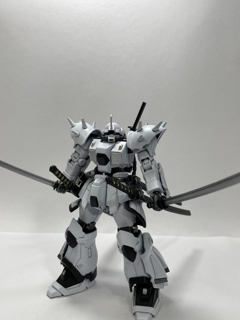 刀といえば二刀流はロマン。(なおまともにモビルスーツ戦ができるかはパイロットの腕次第)