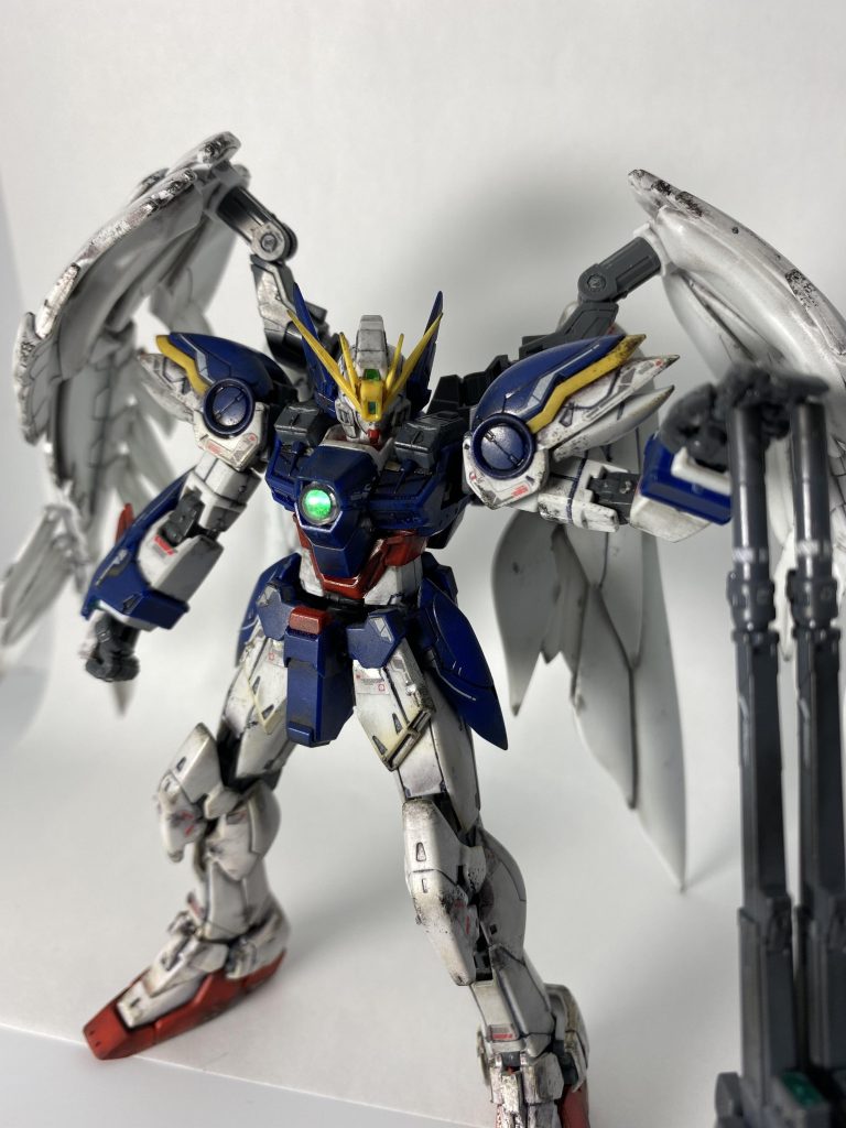 中々上手く武器を手に付けることが出来なかったので、誰か武器を手に付ける簡単な方法有れば教えてください🙇‍♂️