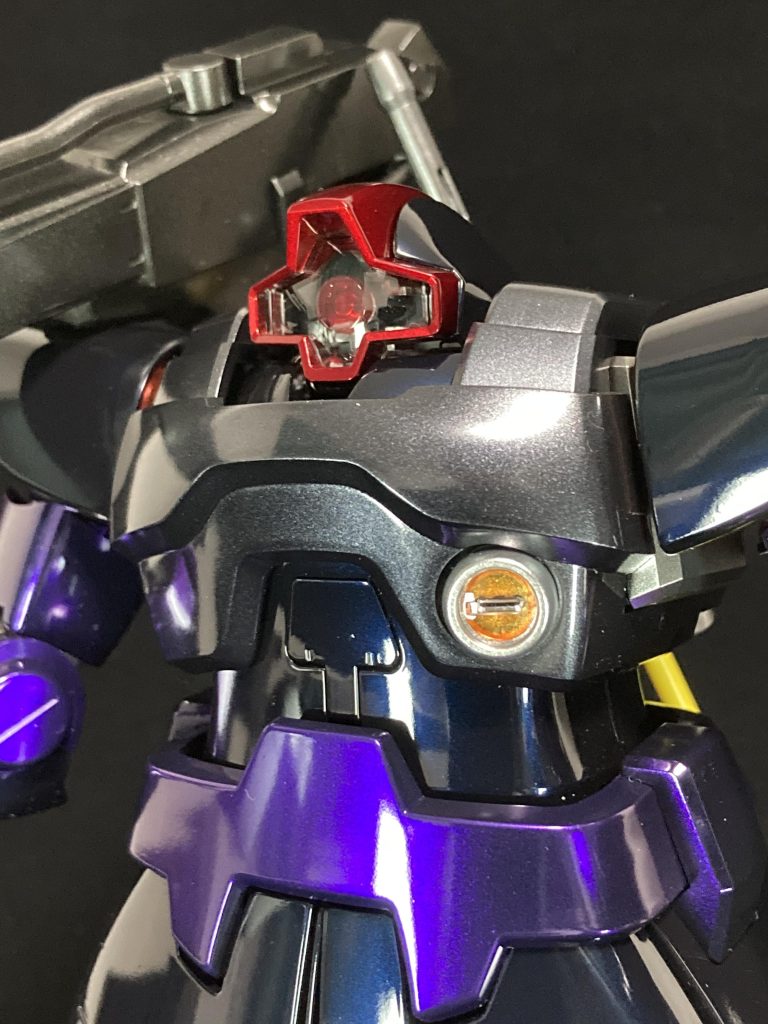 気合いを入れたところと、手を抜いたところがありますwリックドムはドムより青みがかった紫だと思いクリアパープルとクリアブルーで調色したのですが・・・