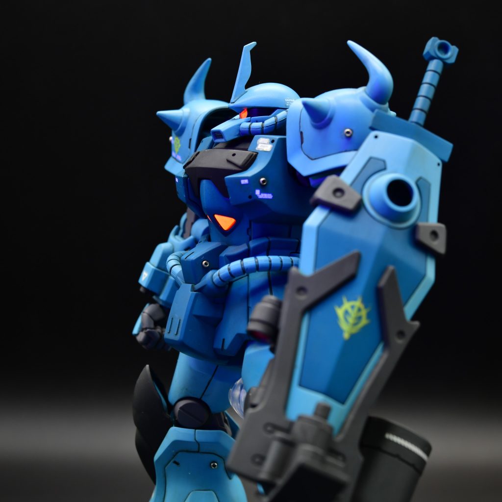 胴体などの濃いブルーは自分で調色すると明度が高くて気に入らなかったのですが、ウェザリングするとちょうど良くなりました。