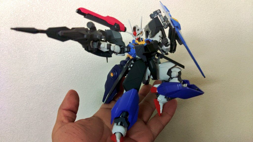 足腰が窮屈ですがなんとか立てヒザ出来るくらいの可動はできます