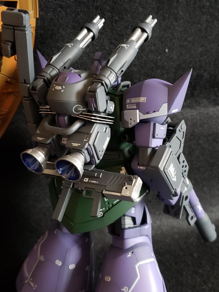 この写真では分かりにくいのですがRGっぽく紫２種類使ってますが…分からんね…笑