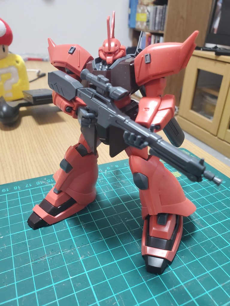 仮組状態の写真も掲載します。やっぱりゲルググ系はかっこいいですね!(*´▽`*)以上、ここまで御覧頂きありがとうございました!m(_ _)m