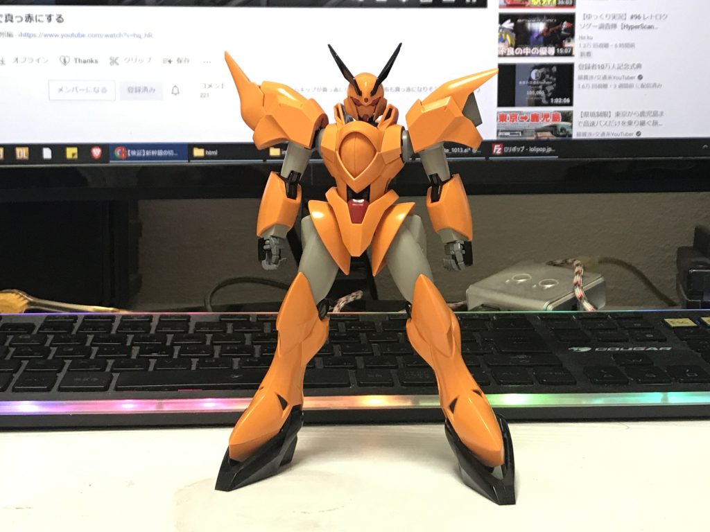 オレンジ一色なのは味気ないのでオリジナル配色にしようと目論みましたがしっくりこなかったので断念。