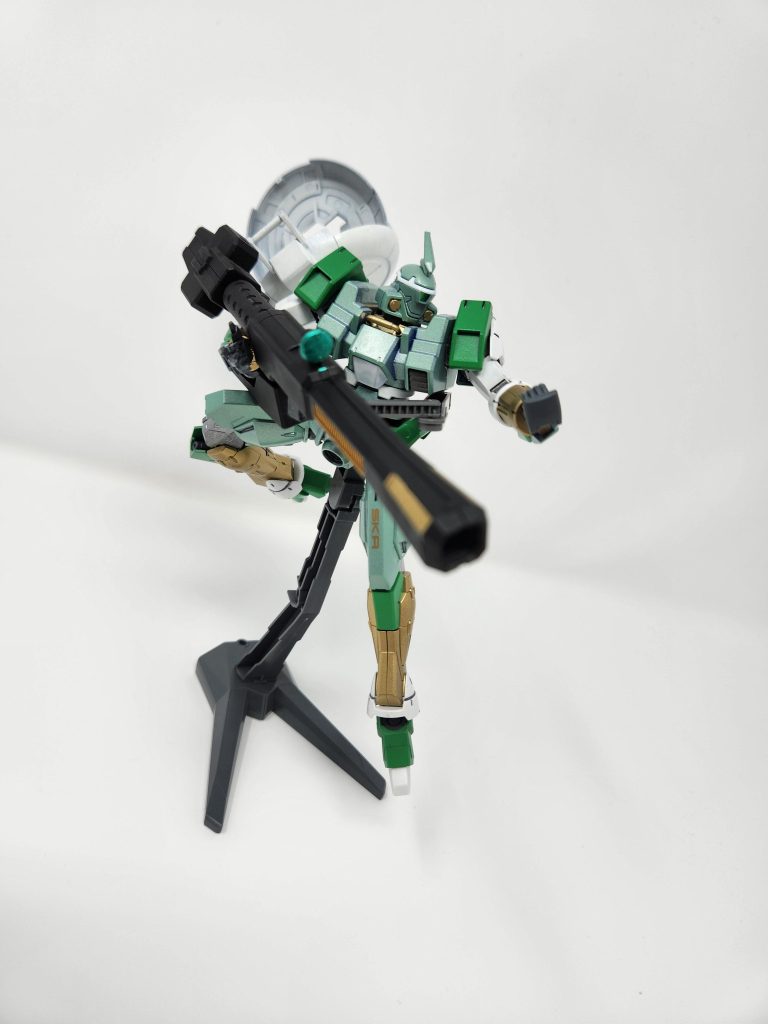 Still retaining the weapons from Vayeate, I repainted them and change the names. The cannon is know as