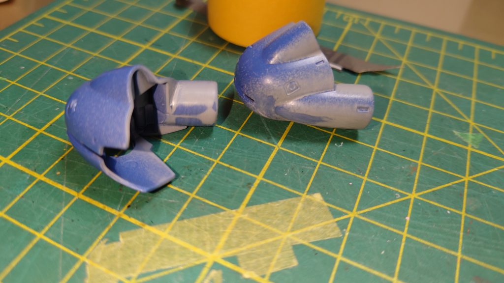 太ももの後ろ側も気になったので同じく適当に合わせ目処理してみました。