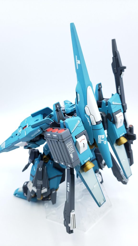 3連ミサイルポッドを装備しスターク感を出しています🎵残念ながら変形はしません😭ﾑﾘ