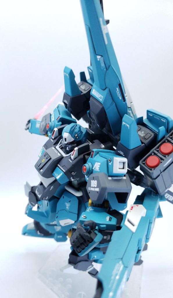 スタークと言えばビームサーベルで切りかかるポーズ✨クシャトリヤにもパワー負けしません‼️