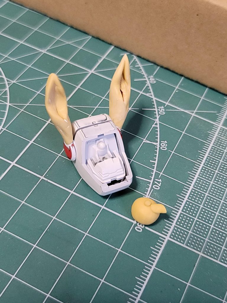 ウサ耳や🐰みかんのパーツは🍊エポパテで造形しました