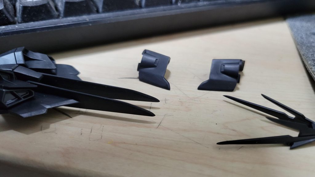 本体は武器と違って弄るとこほとんど無しって感じでしたが、アンテナ等尖らせる所は尖らせてます。