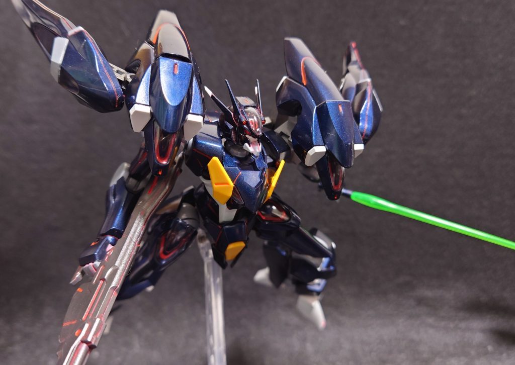 塗装レシピメイン:サーフェイサーEVO(黒)→プリズムブルーブラック関節:サーフェイサーEVO(白)→スターブライトシルバー+ニュートラルグレー3+コバルトブルー少量ブースター懸架アーム・武器:スターブライトアイアン白:上記白サフ→EXホワイト+ニュートラルグレー3少量→ルビーレッド仕上げにEXクリア→コンパウンドの3000と8000で磨きました